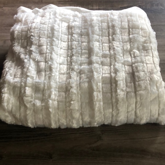 Other - Faux fur blanket
